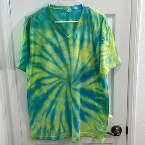 NWOT Handmade V-Neck Tie Dye Shirt Size XL